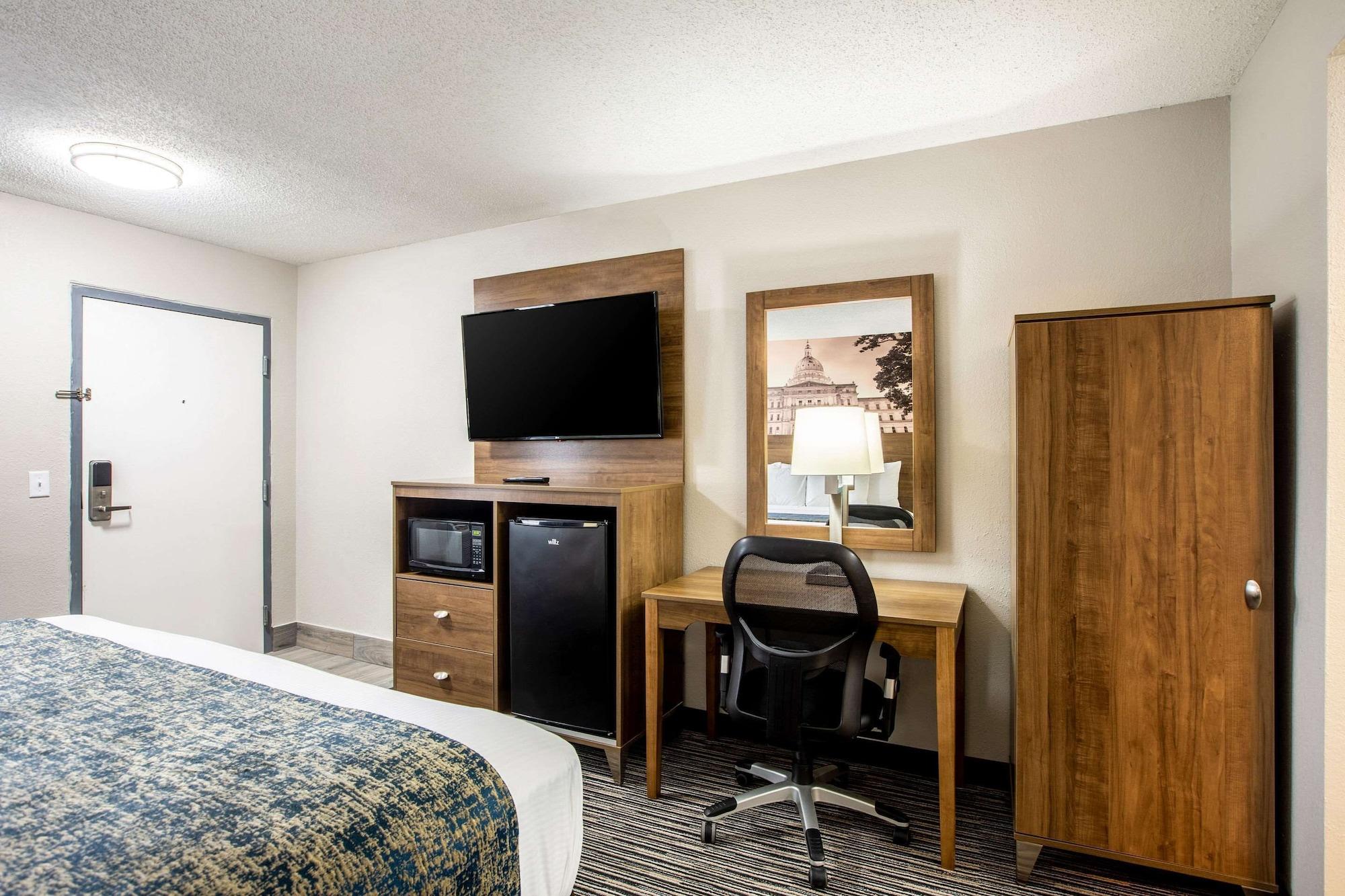 Hotel Clarion Pointe Area